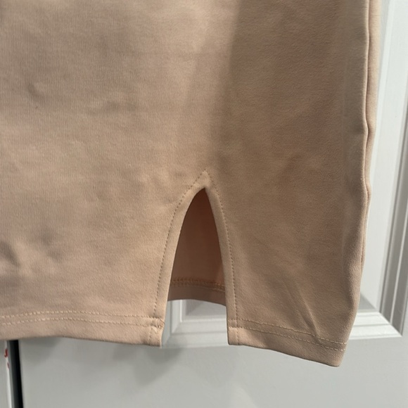 superdown nude contour bodycon halter dress - Picture 3 of 6